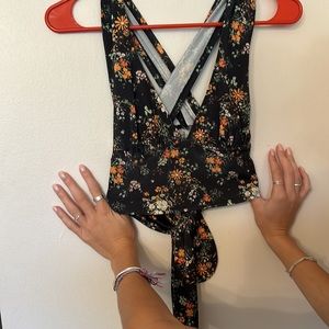 urban outfitters crop top